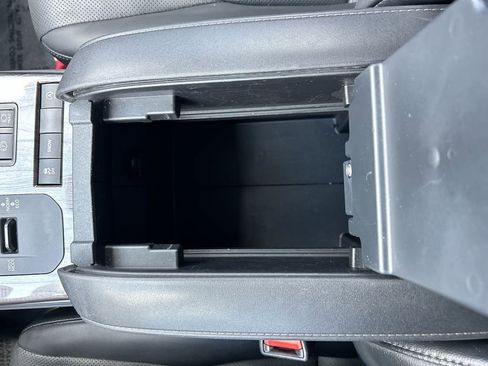 Used 2021 Toyota Highlander Limited FWD image 18