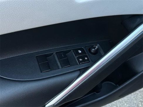 Certified 2024 Toyota Corolla Cross L image 15