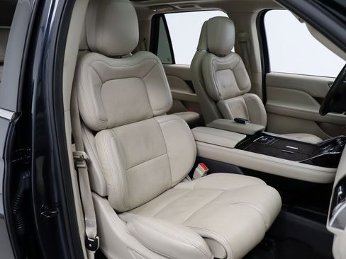Used 2021 Lincoln Navigator Reserve w/ Luxury Package image 20