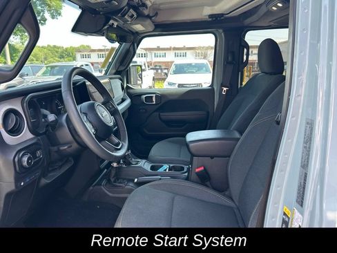 Used 2024 Jeep Wrangler Unlimited w/ Convenience Group AWD/4WD image 15