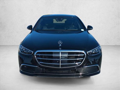 Used 2024 Mercedes-Benz S 580 4MATIC Sedan image 2