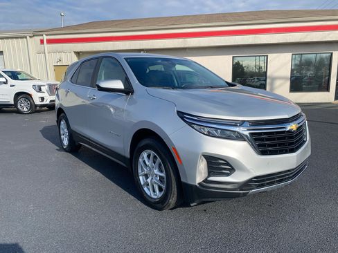 Used 2022 Chevrolet Equinox LT image 3