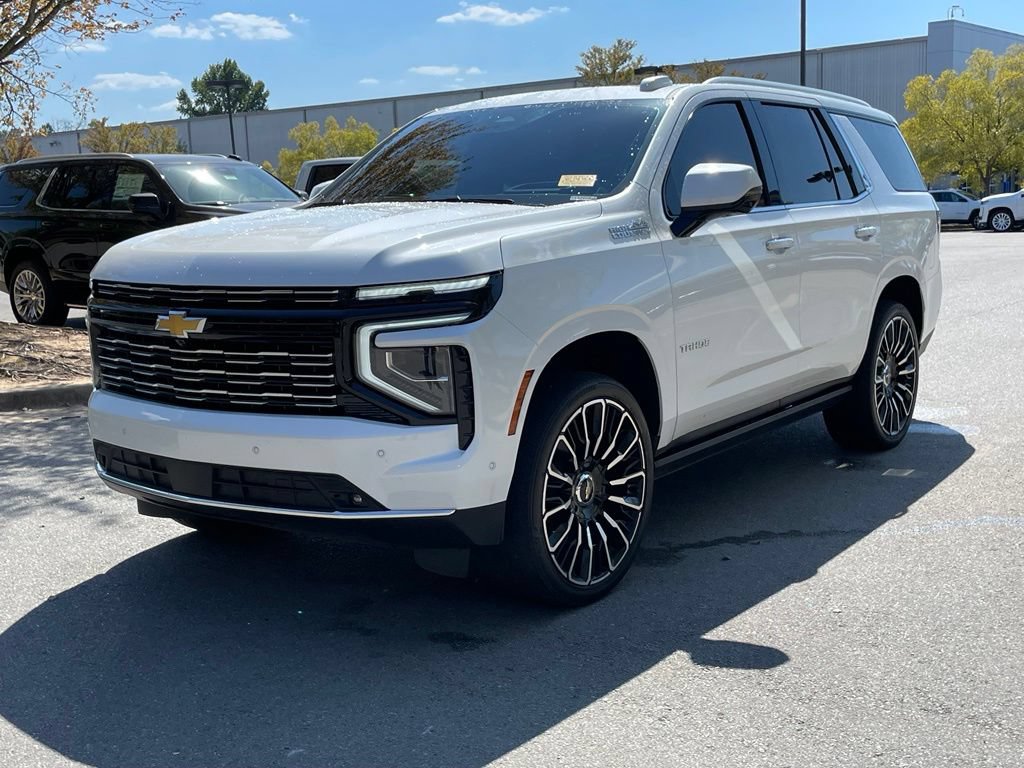 Used 2025 Chevrolet Tahoe High Country AWD/4WD image 3