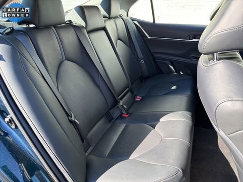 Used 2021 Toyota Camry XLE w/ Cold Weather Package image 10