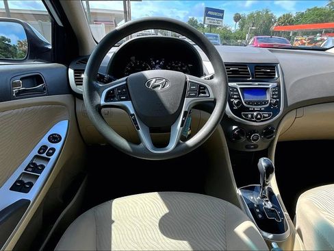 Used 2013 Hyundai Accent GLS w/ Premium Pkg FWD image 5