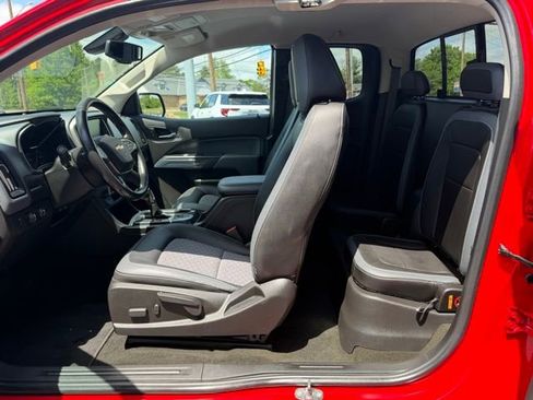 Used 2017 Chevrolet Colorado Z71 AWD/4WD image 12