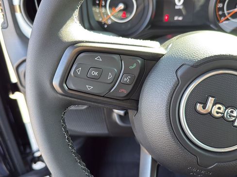 New 2025 Jeep Gladiator Sport image 14