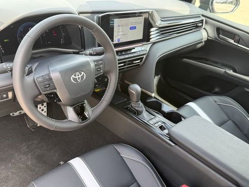 Used 2026 Toyota Camry SE w/ Convenience Package AWD/4WD image 9