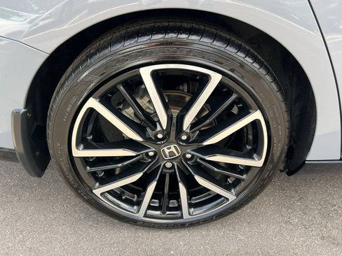 Used 2024 Honda Accord Touring image 15