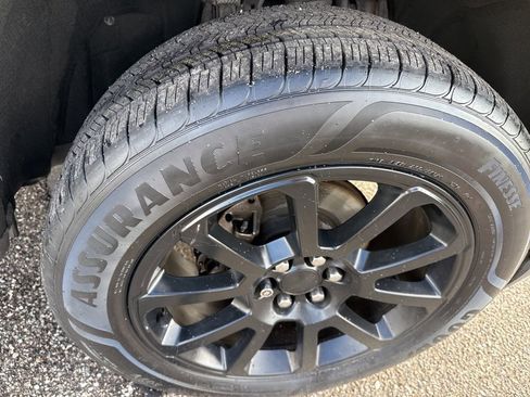 Used 2018 GMC Canyon Denali image 18