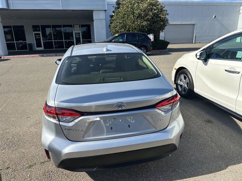 Used 2024 Toyota Corolla LE FWD image 5