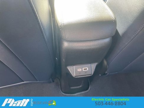 Used 2022 Chevrolet Bolt EUV LT w/ Convenience Package image 37