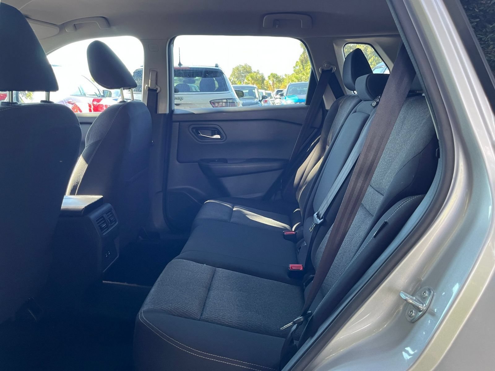 Used 2025 Nissan Rogue SV AWD/4WD image 27
