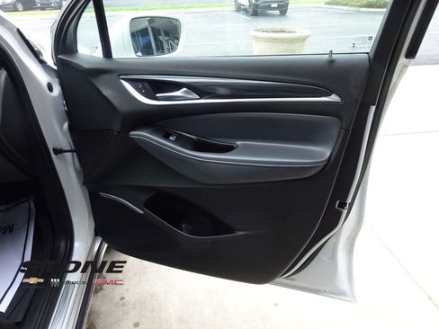 Used 2018 Buick Enclave Essence image 30