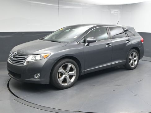 Used 2010 Toyota Venza Base image 4