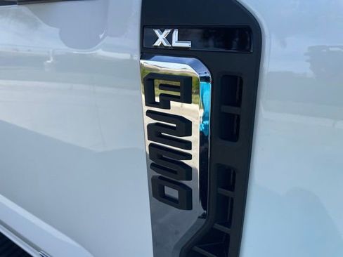 New 2026 Ford F250 XL w/ XL Chrome Package image 29