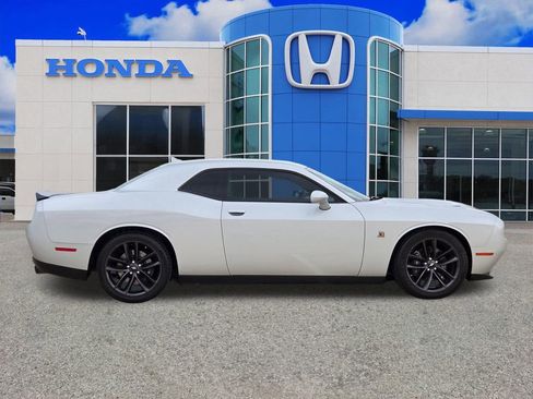 Used 2019 Dodge Challenger R/T Scat Pack RWD image 2