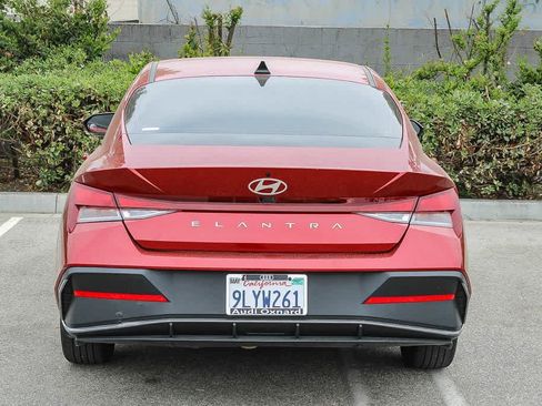 Used 2024 Hyundai Elantra SEL FWD image 9