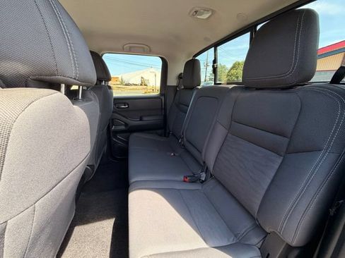 Used 2023 Nissan Frontier SV w/ SV Convenience Package AWD/4WD image 17