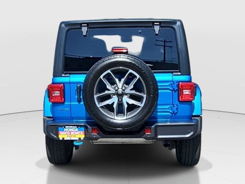 Used 2024 Jeep Wrangler Unlimited w/ Convenience Group AWD/4WD image 6