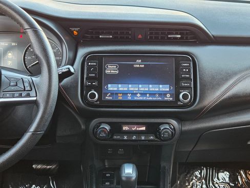 Used 2021 Nissan Kicks SR w/ Exterior Package image 21