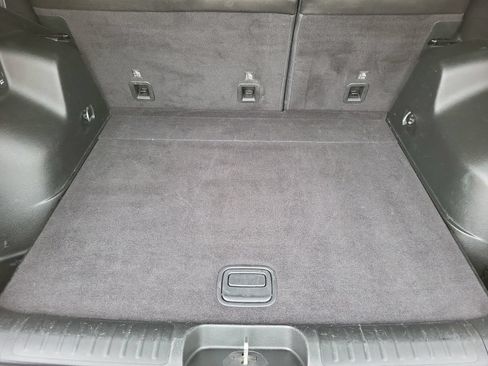 Used 2019 Jeep Cherokee Latitude Plus w/ Comfort/Convenience Group FWD image 24