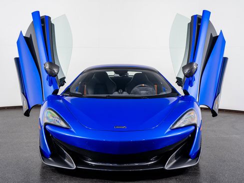 Used 2020 McLaren 600LT Spider image 27