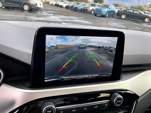 Used 2020 Ford Escape SE image 21