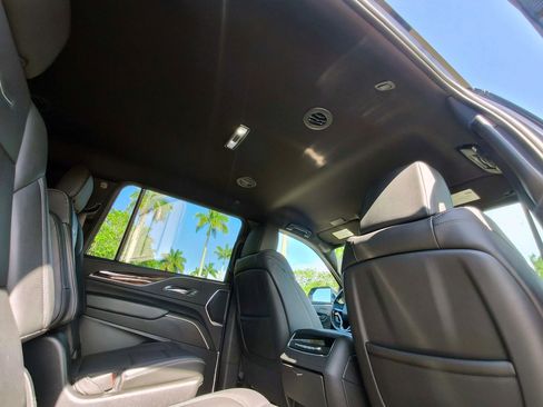Used 2022 Cadillac Escalade ESV Luxury RWD image 39