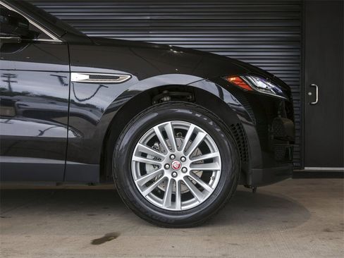 Used 2019 Jaguar F-PACE Prestige image 16