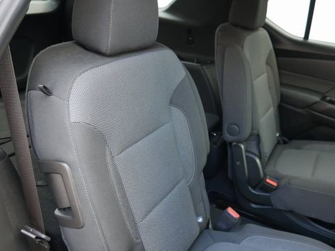 Used 2023 Chevrolet Traverse LT image 24