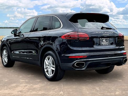 Used 2017 Porsche Cayenne AWD/4WD image 6