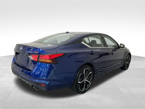 Used 2024 Nissan Altima 2.5 SR FWD image 5