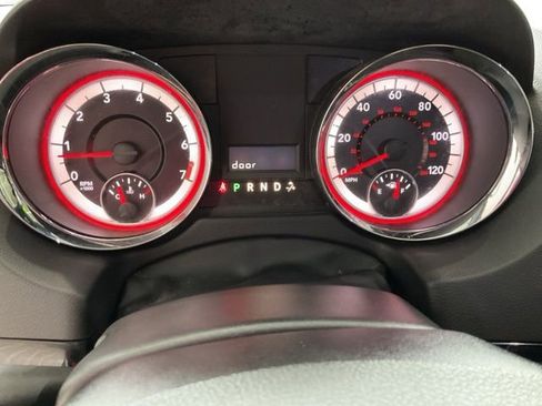 Used 2016 Dodge Grand Caravan SXT image 8