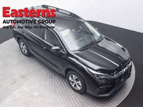 Used 2023 Subaru Ascent Premium w/ Convenience Package AWD/4WD image 3