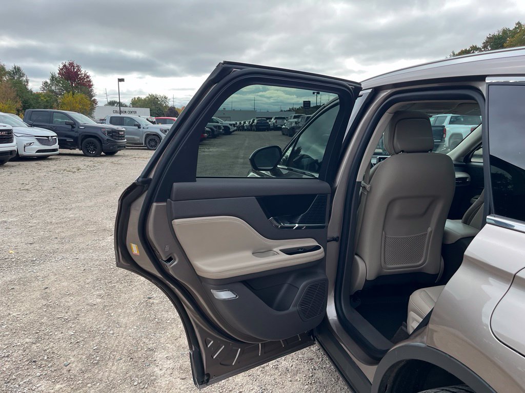 Used 2020 Lincoln Corsair AWD w/ Premium Package image 30