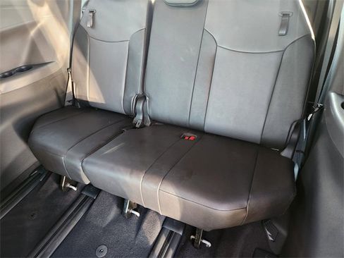 Used 2023 Toyota Sienna XLE Woodland Edition image 13