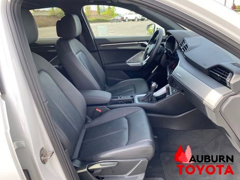 Used 2020 Audi Q3 2.0T Premium w/ Convenience Package AWD/4WD image 16