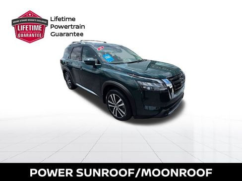 Certified 2025 Nissan Pathfinder Platinum w/ Cargo Package FWD image 6