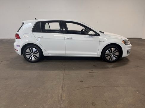 Used 2019 Volkswagen e-Golf SE w/ Driver Assistance Package image 2