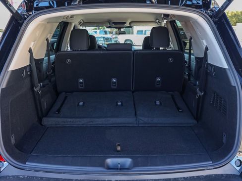 New 2025 Nissan Pathfinder SV image 16