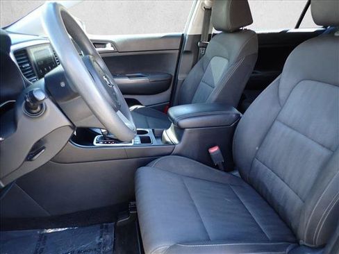 Used 2022 Kia Sportage LX AWD/4WD image 11
