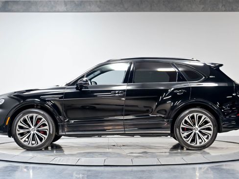 Used 2021 Bentley Bentayga w/ First Edition Specification AWD/4WD image 40