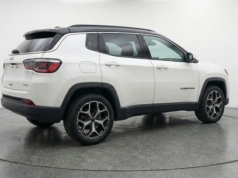 Used 2025 Jeep Compass Limited AWD/4WD image 9