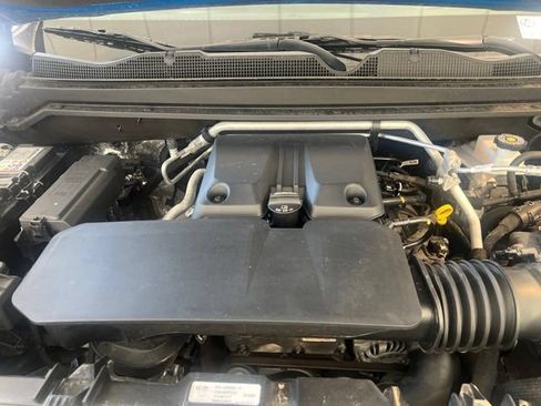Used 2023 Chevrolet Colorado Trail Boss w/ Safety Package AWD/4WD image 33