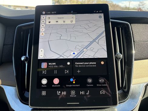 Used 2025 Volvo XC90 B6 Plus image 24