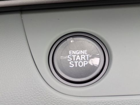 New 2025 Hyundai Elantra Limited FWD image 33