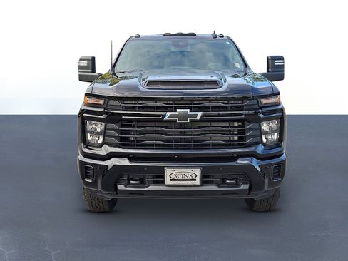 New 2026 Chevrolet Silverado 2500 Custom w/ Custom Value Package image 2