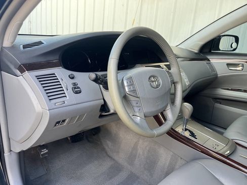 Used 2008 Toyota Avalon XLS image 11