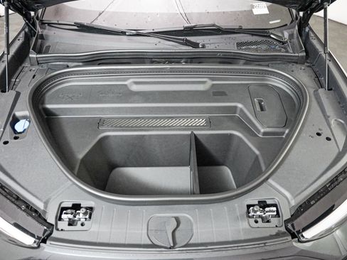 New 2025 Audi Q6 e-tron Premium image 4